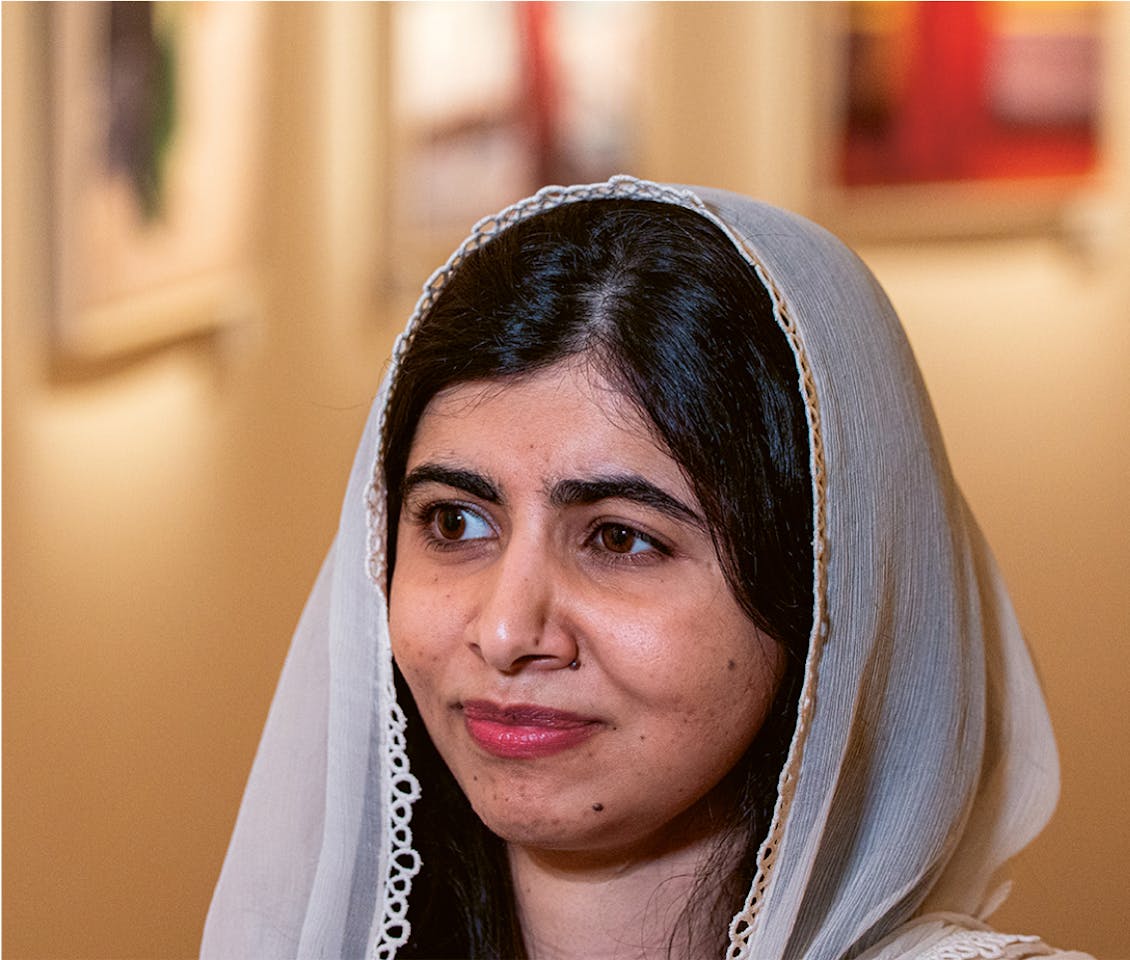 Malala Yousafzai, militante pour les droits des femmes, prend la parole au Pavillon de la Femme.