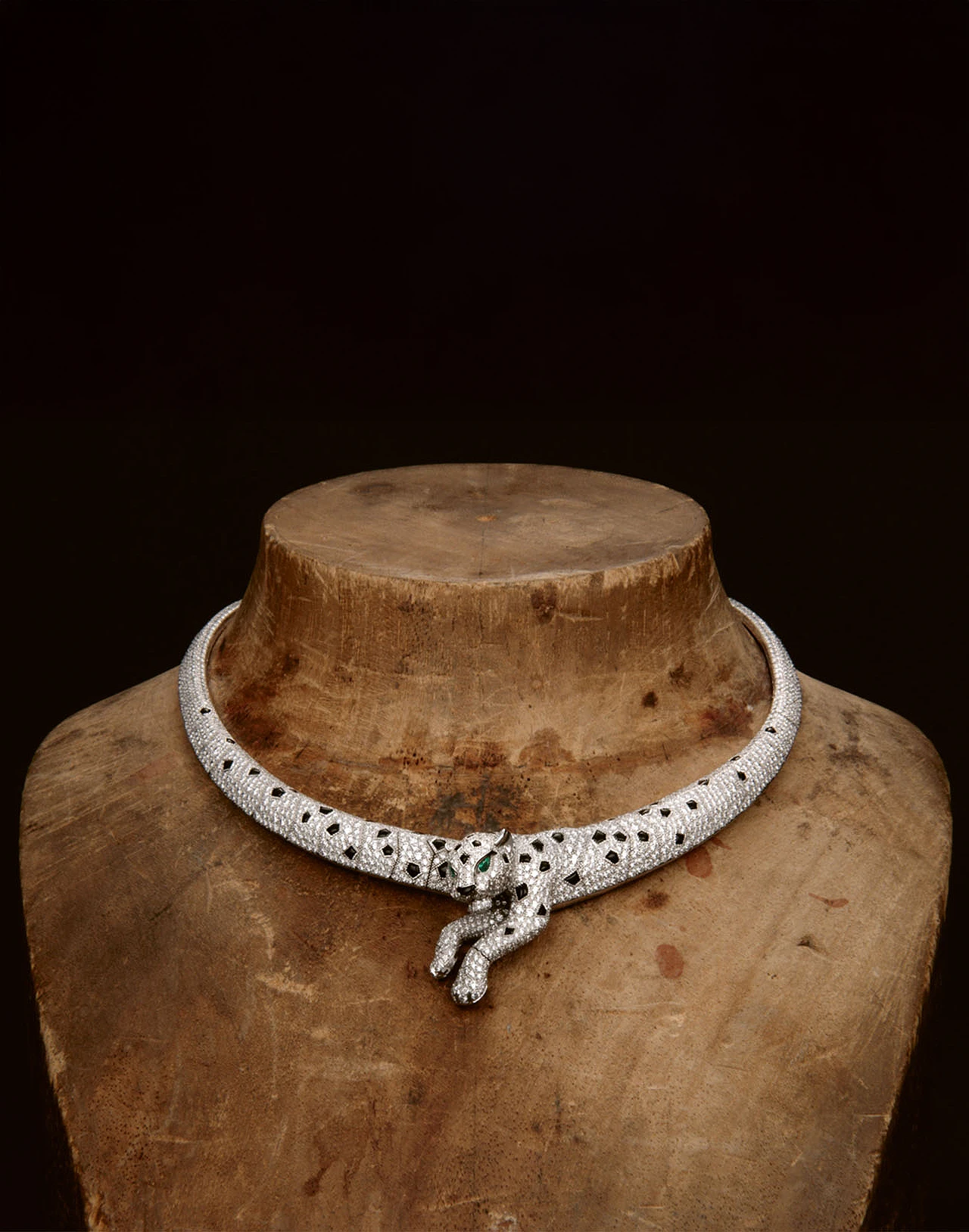 Panthère de Cartier necklace White gold, onyx, emeralds, diamonds