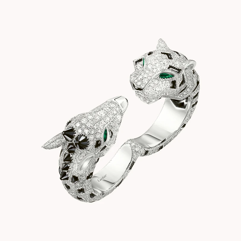 Elle Fanning — Indomptables de Cartier ring