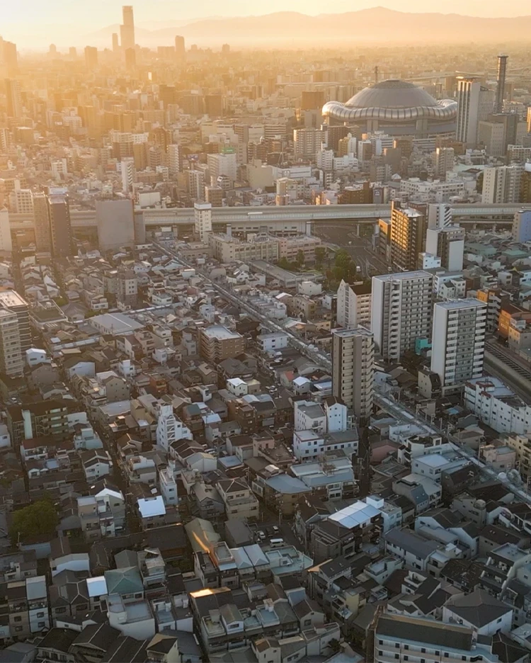 chapter-4-article-2.FullscreenVideo03.coverImageAlt