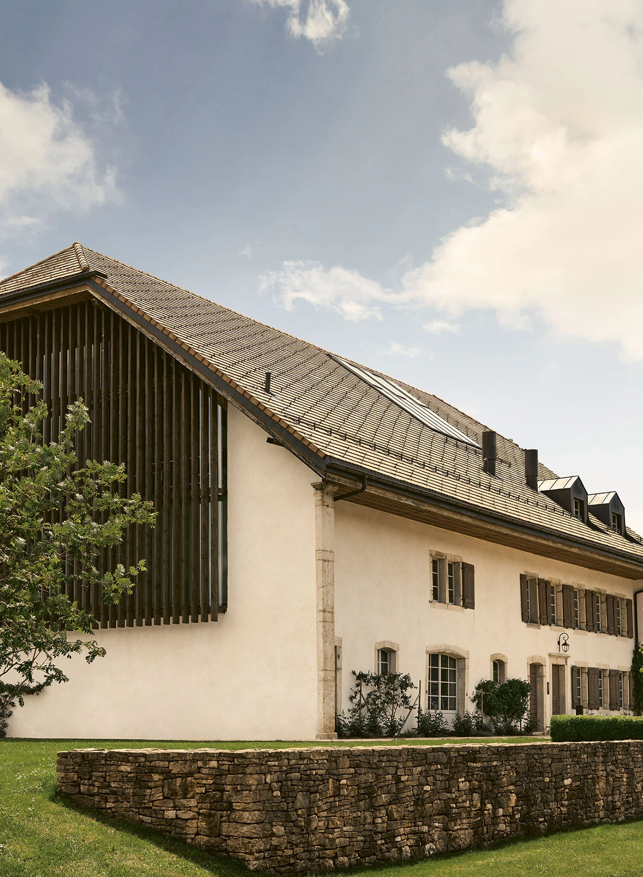 Photo of a Bernese-style farm house